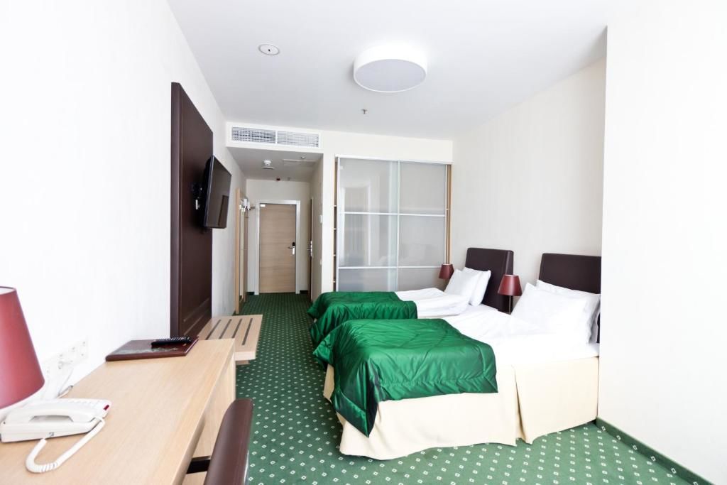Отель Green City Hotel Минск-38