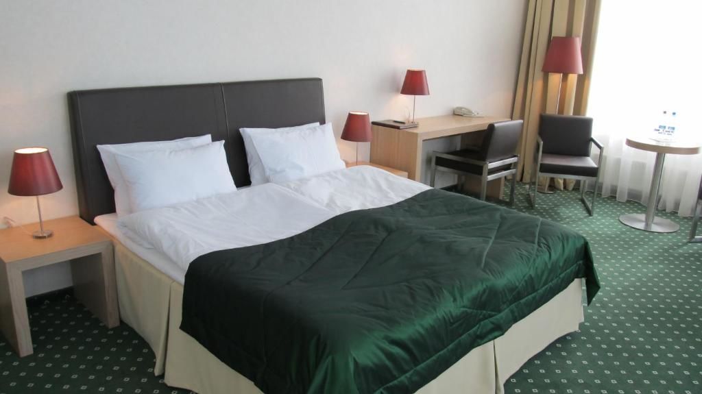 Отель Green City Hotel Минск