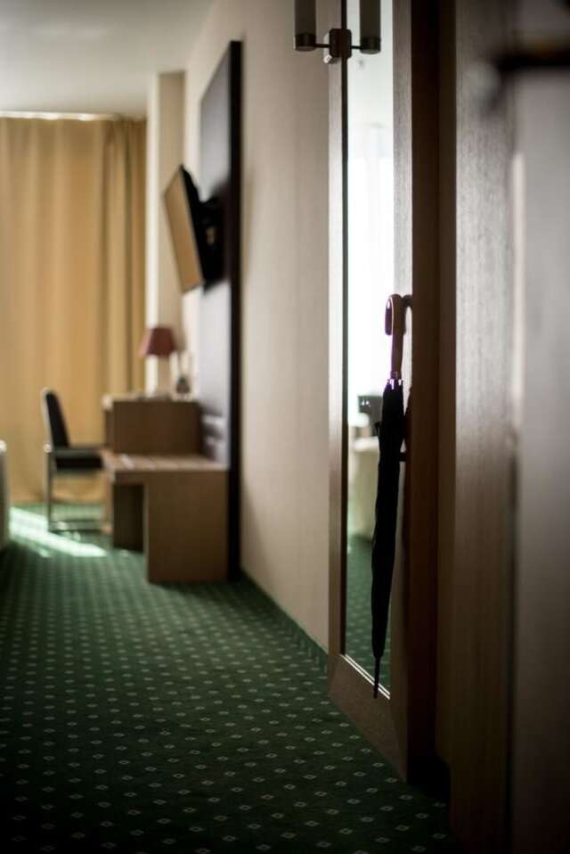 Отель Green City Hotel Минск-14