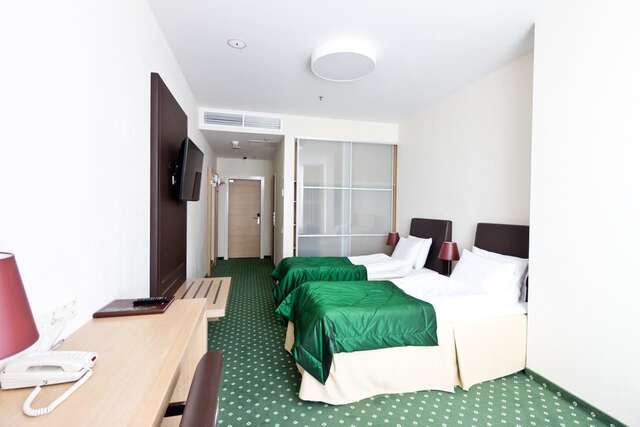 Отель Green City Hotel Минск-17